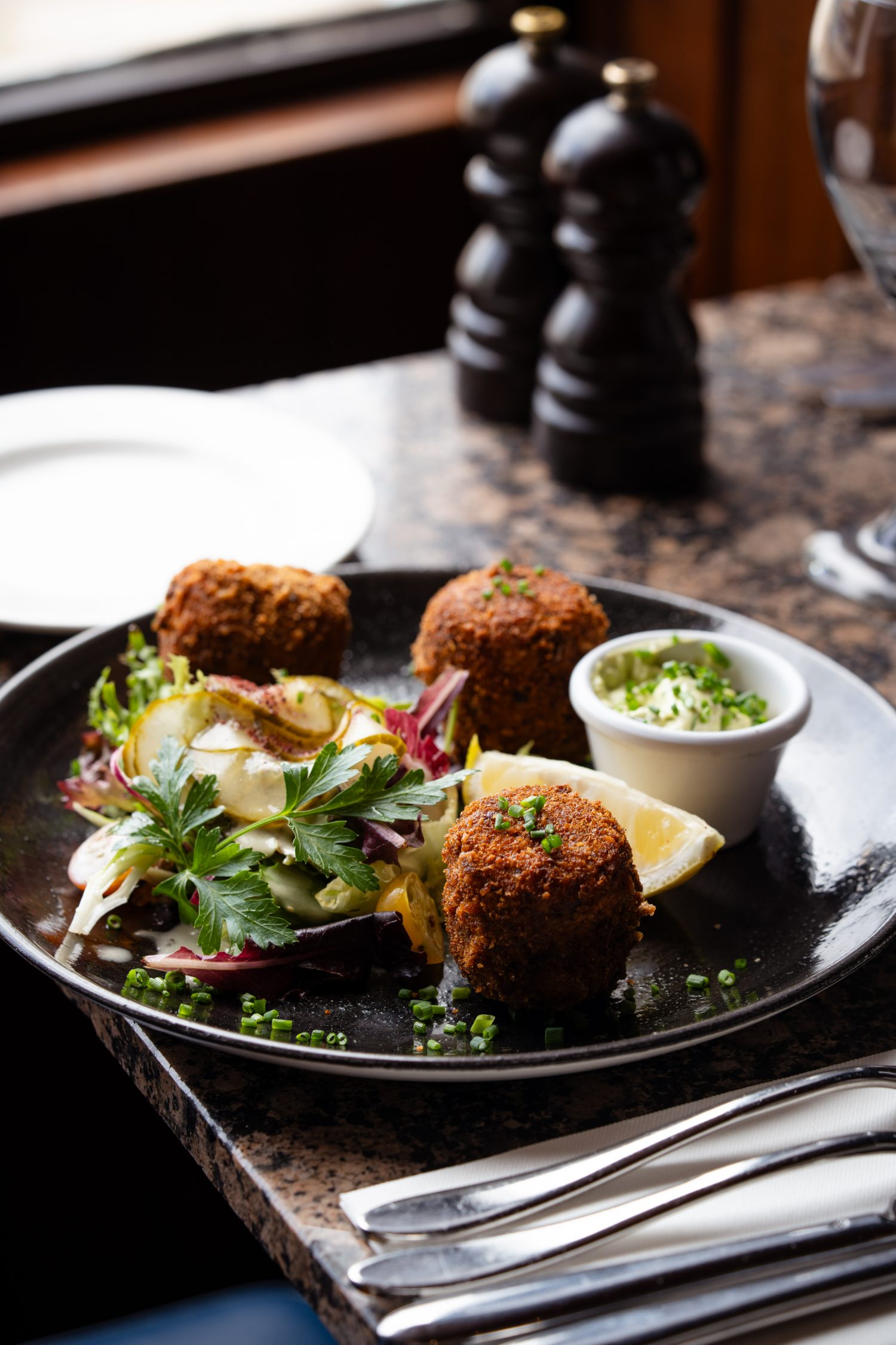 Fishers fishcakes, lemon & chive mayonnaise